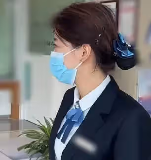 海角社區.用春藥再次爆操已婚的銀行小姐姐
