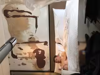 老婆周日加班和她的閨蜜酒店開房啪啪玩得正爽媳婦來簡訊了閨蜜想奪過手機看簡訊內容