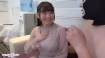 FC2PPV-4569259-【初撮り／２発射】童顏でカワイイ顏の１８歳Ｇカップカフェ店員
