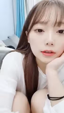 【浴室濕身誘惑】初戀臉女神半褪內褲濕臀坐馬桶 跳蛋震動肥穴汁液飛濺 超清純完美肉體實錄