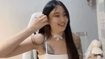 清純甜美臉蛋無需美顏濾鏡秒殺網紅！巨乳更是絕頂亮點！