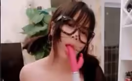 【童顏巨乳】貓耳萌妹制服誘惑 美乳嫩穴全開發！極品白虎晃動貓尾挑逗 想被主人擼到高潮喵~