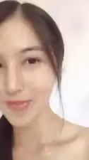 深夜直播撩人～巨乳妹妹濕身秀性感曲線 聊天互動顫抖嬌喘