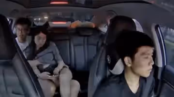 長沙網約車后座情侶火辣激戰！揉胸摳穴偷拍視頻真實流出，司機全程淡定裝不知