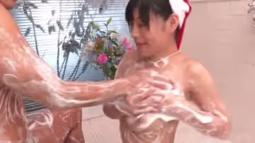 黑髮安妮在淋浴時吮吸公雞的視線
