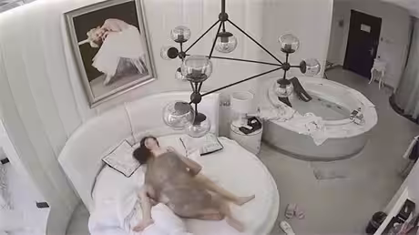 對白清晰滿背紋道上大哥套房約炮外表清純內心狂熱眼鏡斯文美女教師大哥活真好把美女搞的飄飄欲仙各種猛干很滿足