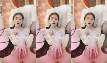 上部全程高能誘惑，淫聲盪語叫爸爸，各種摳逼揉奶浪叫玩弄高潮冒白漿騷逼..
