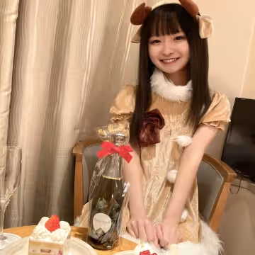 FC2-4291605 あゆちゃんクリスマススペシャル！ 天才的に可愛いトナカイさんと究極のエッチ！あゆちゃん未