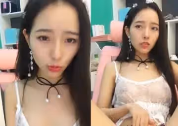 美女主播貝貝身材苗條聲音很嗲誘扎兩個辮子全裸小秀很是誘惑喜歡不要錯過.