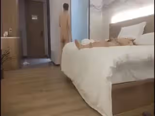 帥小伙酒店約剛畢業大學生~經驗豐富妹子被乾得腿都麻了