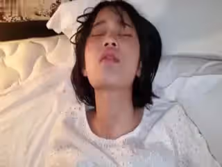 學生妹遭脅迫被大叔偷拍實錄！不乖就外流要挾～含淚任大叔擺布