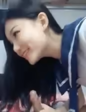 粉奶小姐姐和男友露臉啪啪先用振動棒預熱