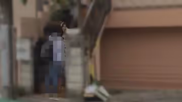 【個人】不把溫柔的丈夫放在眼裡，為了玩的錢而貸款的美女和妻子被別人吃掉。向陰道里排出時露出滿足的表情。。