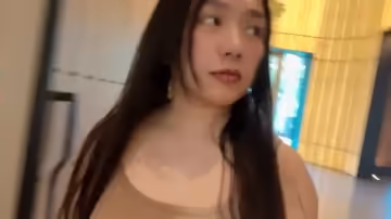 高顏值氣質女神約炮屌絲最後射在了奶子上...