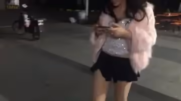近景拍攝琪琪私處的淫水泛濫對白淫蕩