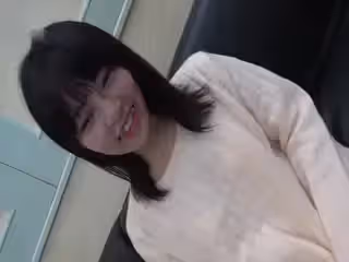 露臉 處女喪失後1個月&hellip;還是很痛！新鮮18歳女大學生用高中制服姿態中出 今日也是大量本氣汁＆痙攣高潮 FC2-PPV-1001625
