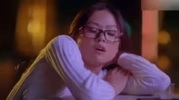 亞裔女孩愛黑屌和手臂一般粗的巨屌妹妹根本承受不住