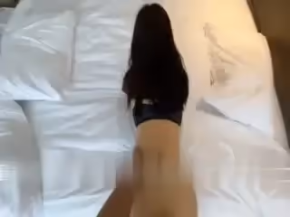 爆乳少婦和情人酒店開房呻吟不斷的。