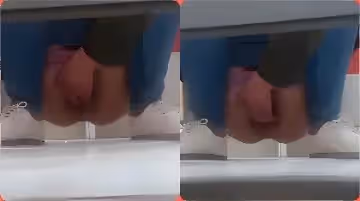 這妹子是多久沒有被乾了一個人躲在廁所裏手淫