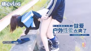 【milk】戶外性愛和女友海邊沙灘上做愛太爽了