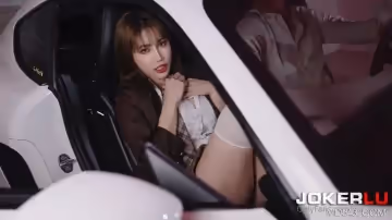 放蕩學生約男老師跑車做愛-辛尤里
