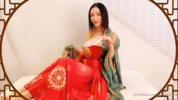 【古裝cosplay】妖艷寵妃極致誘惑：皇上今晚翻我牌子嗎？龍床侍寢待命中…❤️