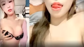 【溫柔可人『阿巴阿巴「】扭動美臀，掰開小粉穴，揉入美乳，雙指插入小粉穴，呻吟聲好誘惑。