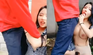 極品爆乳美嬌娘鄉村小院勾引大叔牆角激戰 被人觀看照插不誤超刺激 深喉口爆吞精溢出嘴角滴落在巨乳上大量潮吹1