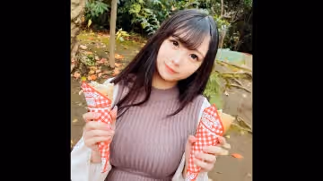 初次攝影·露臉！！真的是穿著爆乳上女子大學的！？天然Hcup爆乳現〇女大學生的煩惱殺身體連續陰道內射精！！！那個