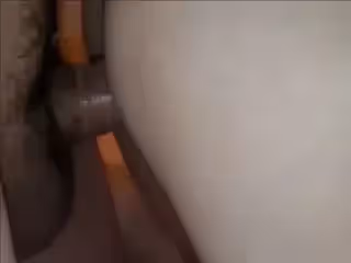 清純萌妹捂著嘴巴被狠狠操害羞低吟真嫩1