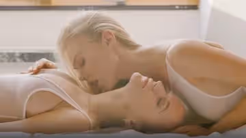 [女同]閨蜜色誘我的嫩逼真讓人心動!