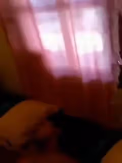 #私拍_夫妻倆背著孩子在房間啪啪_不敢發出一點聲響