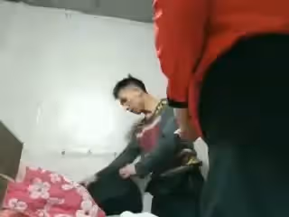 【獨家】一個老司機去修車後入干雞屁眼子，過程要看她屄，她不給看，老司機發現女的下面有雞巴，原來是男的，老司機翻車雞兒立馬軟下來!