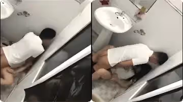 高中畢業同學聚餐小哥灌醉女同學在餐廳廁所里啪啪
