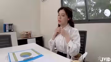 傲慢女主管其實是騷貨1mp4