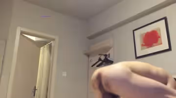 男：要什麼，大聲點，還想要嗎，看著鏡頭   漂亮清純女友：要艹，啊啊啊要，要，爽·爽~爽，想！
