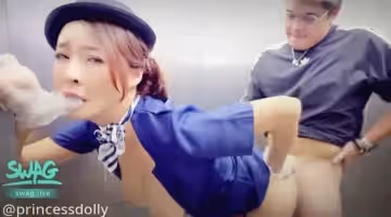 電梯密室の極致誘惑！痴女**の特別服務