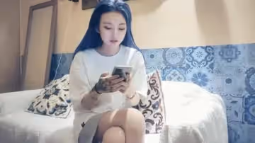 妹子長得明星臉,白嫩勾人一見面就硬邦邦