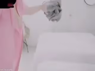 小姨子趁姐姐不在家制服誘惑姐夫爆操小穴...