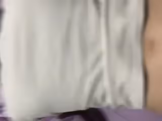 和朋友的媳婦酒店開房偷情試探一下問她找個人一塊干她好不好