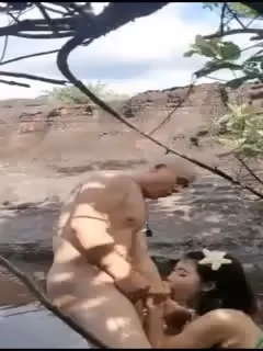 1苗窕大奶騷婦野外激情大戰光頭佬 ......