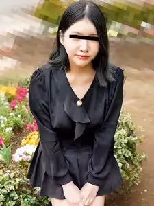 免提振动器在美丽的屁股上旋转螺旋桨！素人女孩一边被操一边和男友打电话！凉宫光