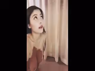 高顏值魔鬼身材美女嫩模拍攝大尺度寫真時沒控制住地板,椅子,床上各種姿勢狠狠狂干!...