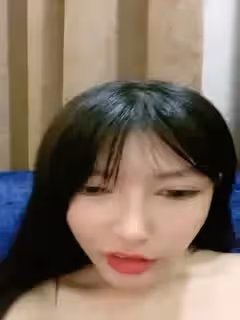 七喜少女_豪華酒店裡面自慰，白虎騷逼，說話奶聲奶氣的.