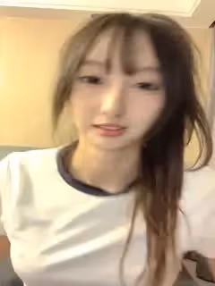 泡泡咕青春漂亮的女神，偶像明星般的9分頂級顏值，大大的眼睛炯炯有神_還有極品長腿高挑的身材.