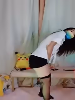 閃閃愛跳舞看看呢