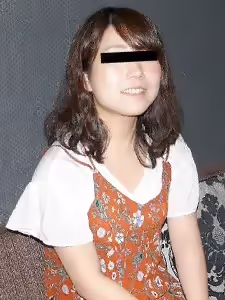 一個經常射精的整潔女孩有一個毛茸茸的陰戶。齊藤富美