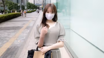 電影畫風！用這個美麗優雅的視覺Ecup巨乳現〇女大學生···毫不吝惜地曬出膚白美肌的美體生中出＆口內射精！！!