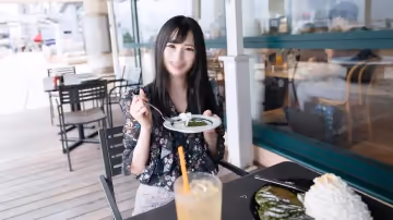 電影風格！ ！一個美麗的辦公室女郎和一個休息日在海灘上的淫蕩約會。 ！進一步喉嚨射精！!
