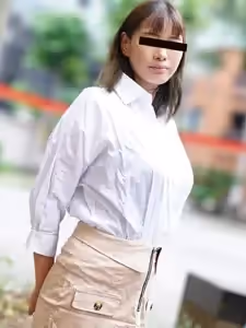 我的大胸性朋友在口交時接到了她男朋友的電話。中田涼子